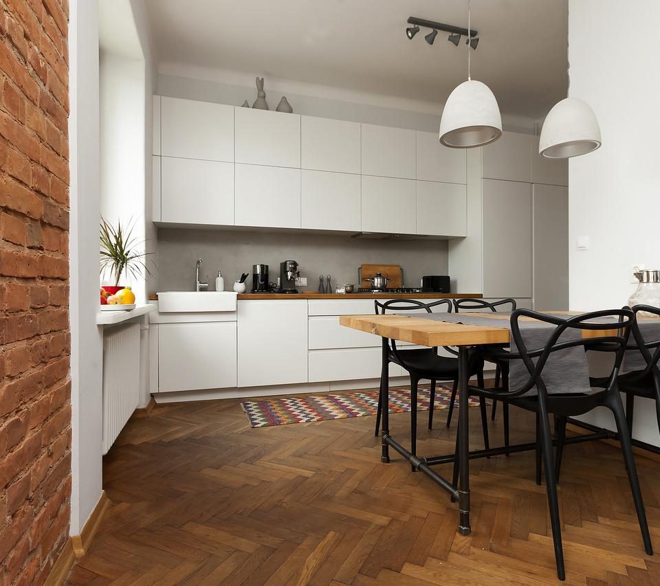 Apartment Wall Of Bricks Table - ColorandoDaDanci / Pixabay