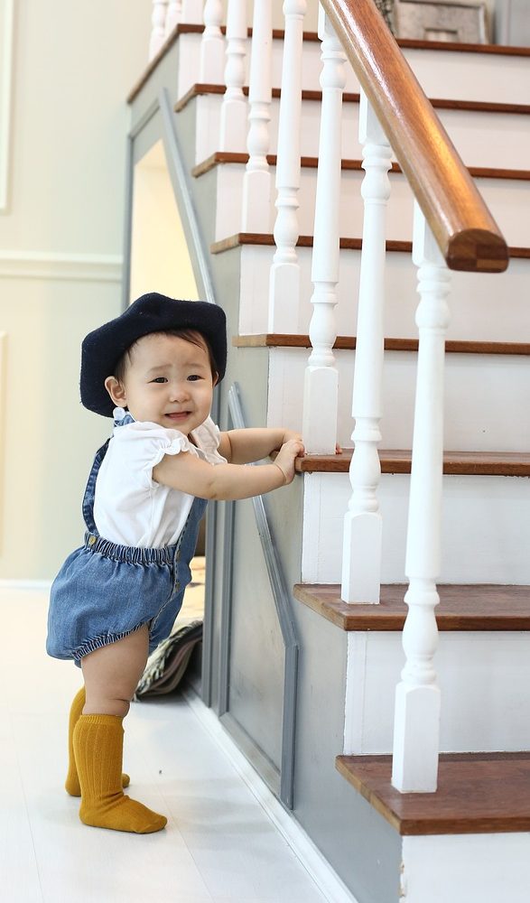 Baby Boy Cute Stairs Walk - KLPboss / Pixabay