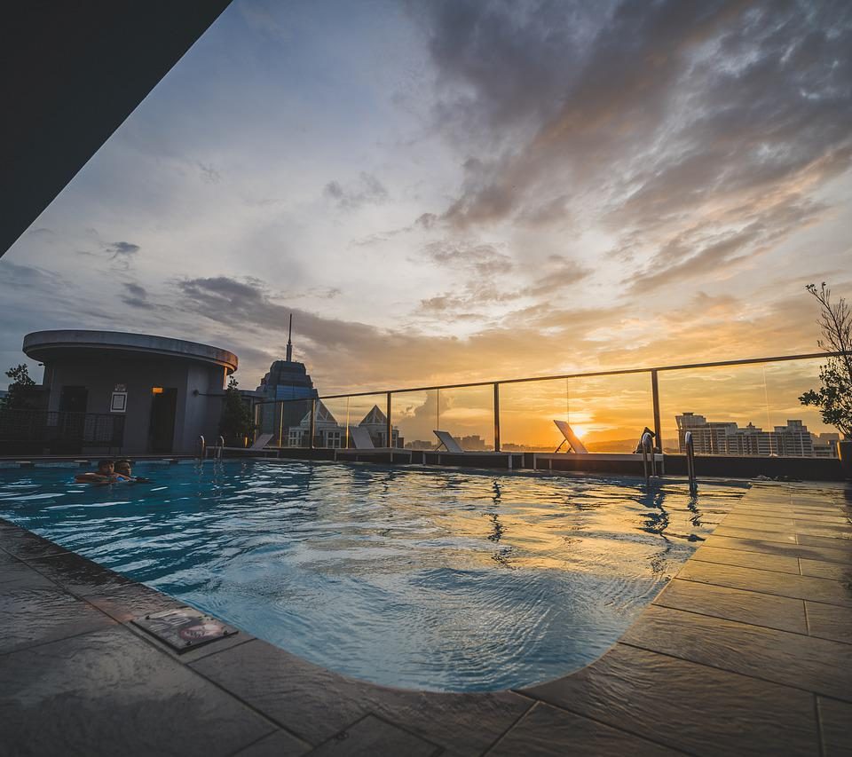 Swimming Pool City Sunset Building  - tianya1223 / Pixabay